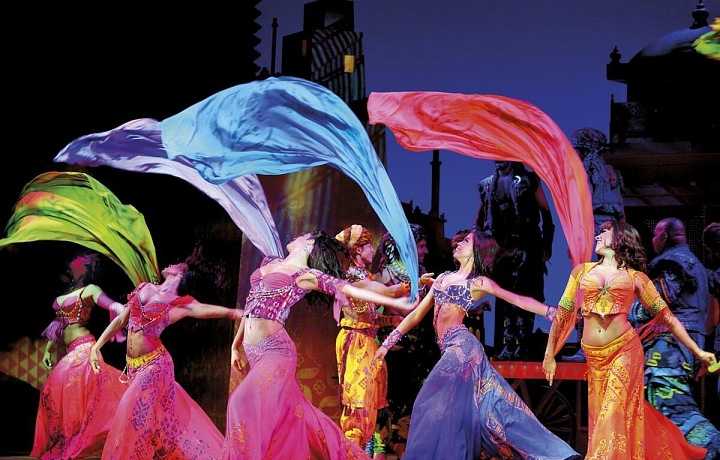 Barevné provedení muzikálu Aladdin