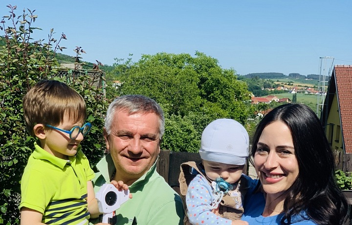 Alex Mynářová s manželem Vratislavem a dětmi