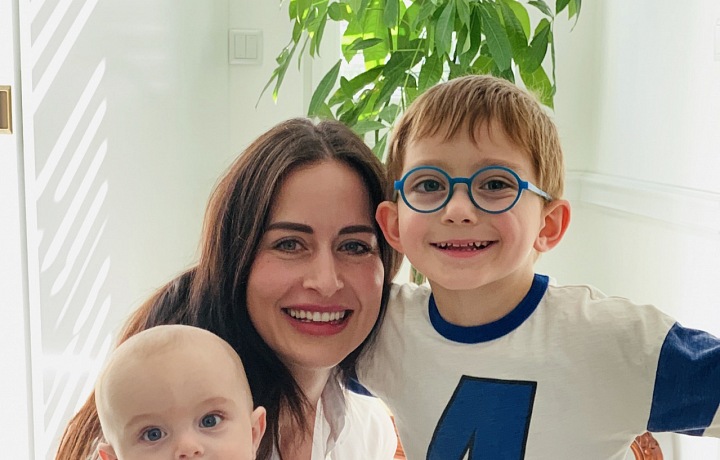 Dva milovaní synové se svou maminkou Alex Mynářovou.