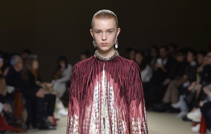 Luxusní honosné šaty.