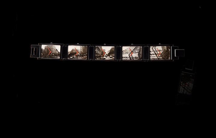 Andy Warhol a jeho náramkové hodinky - Dark Steel, 2,4 x 22,5 cm.