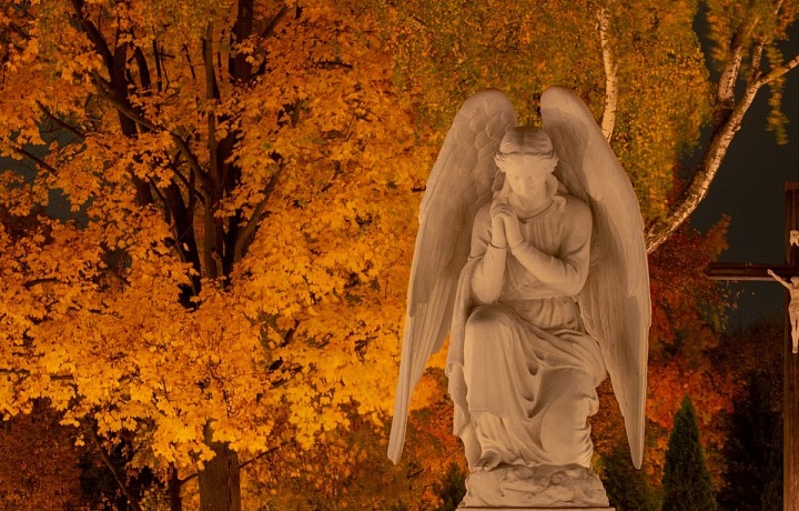 Na hřbitovech bude narváno.