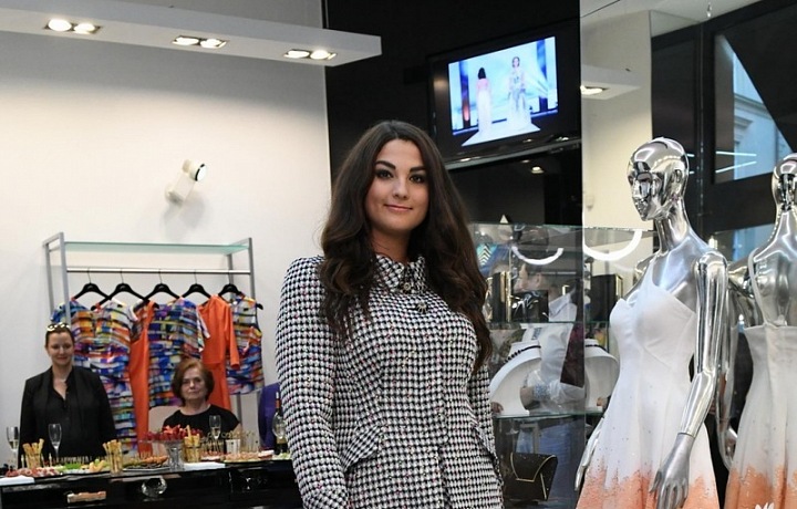 Krasný kabátek z kolekce jaro/léto