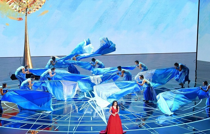 Auli'i Cravalho a její pěvecké vystoupení