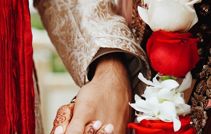V některých arabských zemích je nedílnou předsvatební tradicí noc s hennou