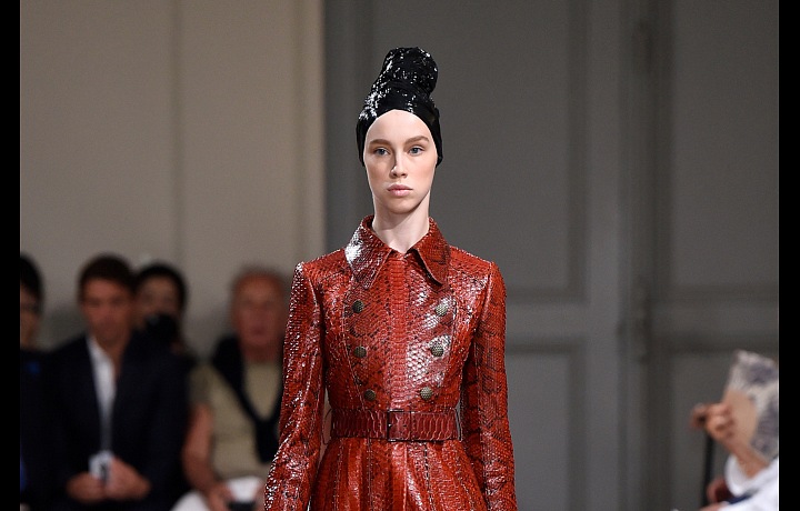 Jedním z materiálů kolekce je i luxusní kůže