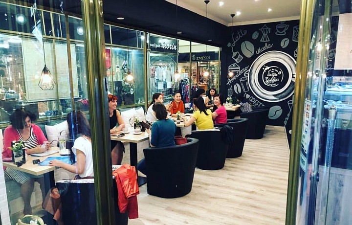 První kavárna v Česku, kde vám natisknou na kávu selfíčko. 