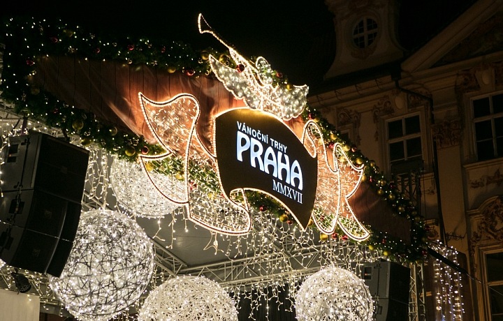 Trhy na Staroměstském náměstí začaly