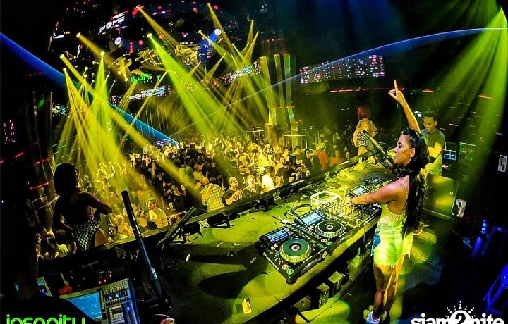 Andrea má velkou klientelu v Asii. 