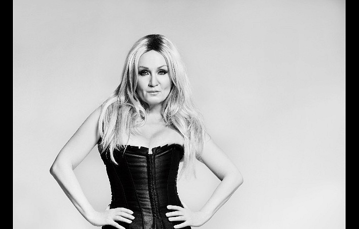 Bára Basiková v sexy korzetu.