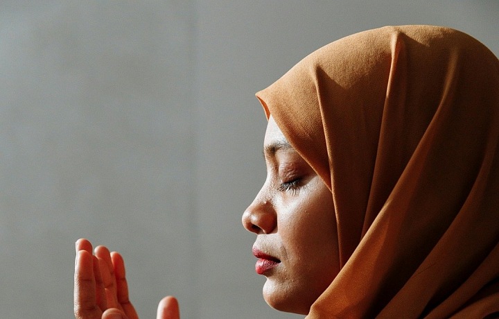 Žena v hidžábu