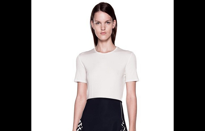 Asymetrické šaty Dion Lee.