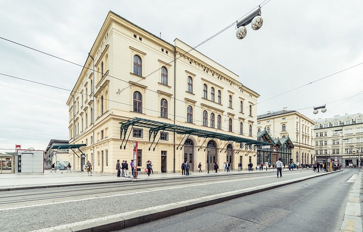 Budova nádraží je součástí oblíbeného festivalu. 