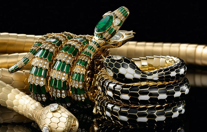 Svůdný had zlato-smaragdovém provedení