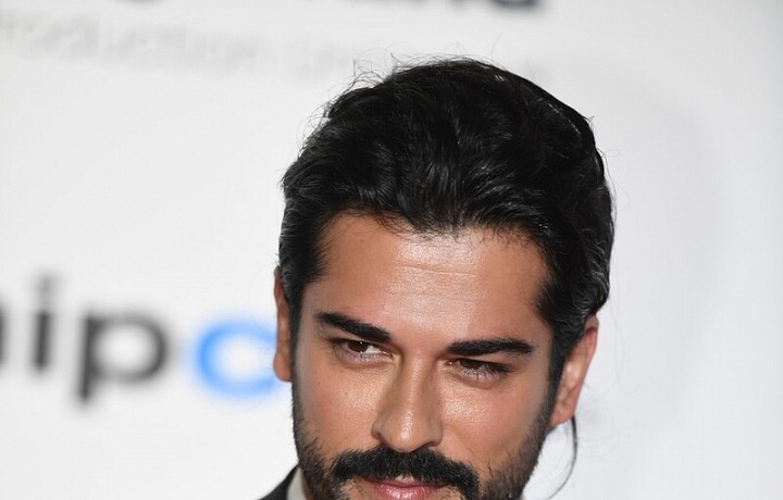 Herec Burak Özçivit (Turecko)