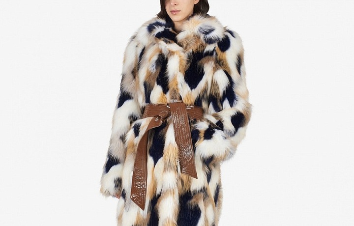 Hravé barvičky od Givenchy, které doplní každý outfit.