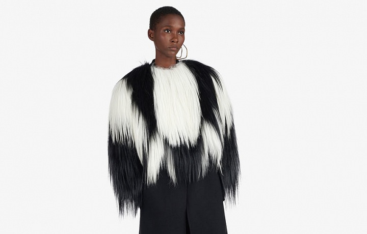 Hravé barvičky od Givenchy, které doplní každý outfit.