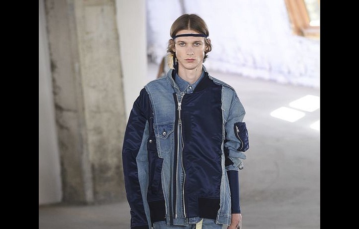 Najdete zde také tradiční džínovinu