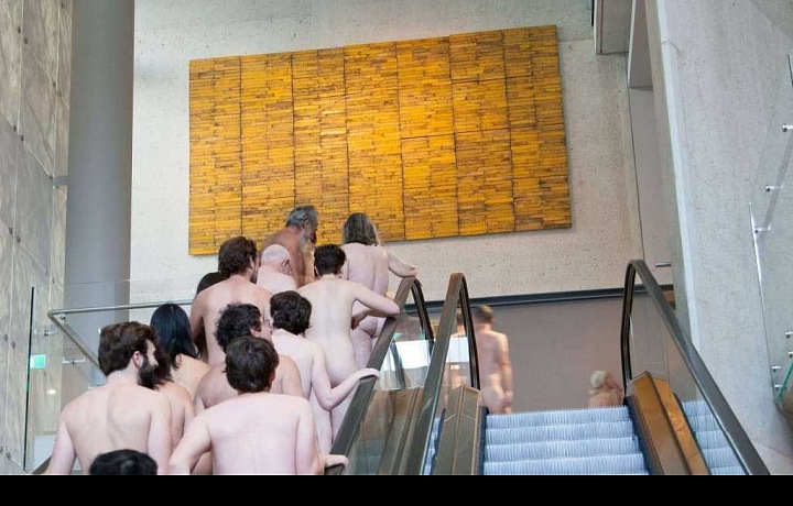 Výstava pro nudisty - Palais de Tokyo