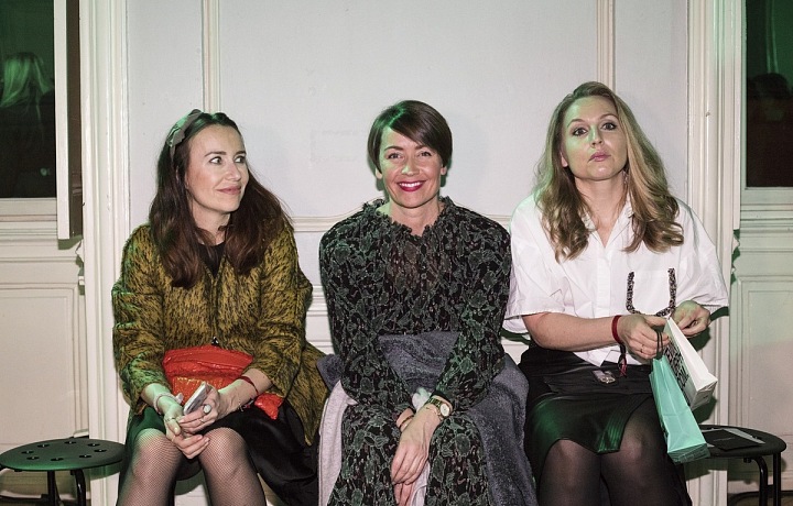 Mluvčí hnutí ANO, Lucie Kubovišová (uprostřed)