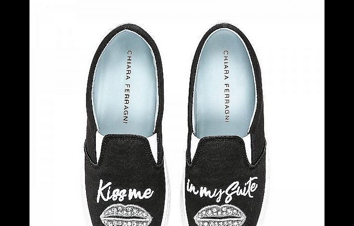 Nejnovější kousky s polibkem.