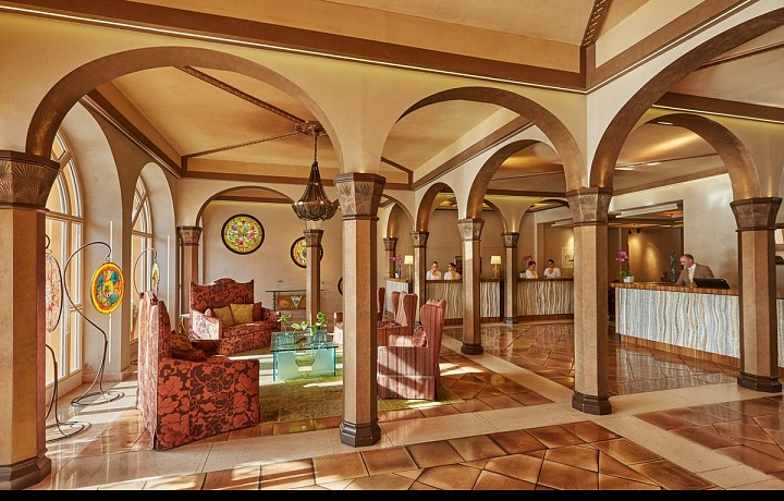 Chateau de la Messardière, recepce