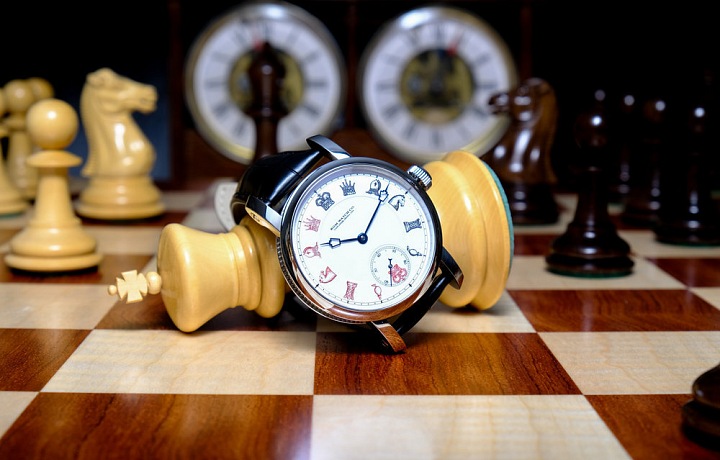 Luxusní "šachové" hodinky