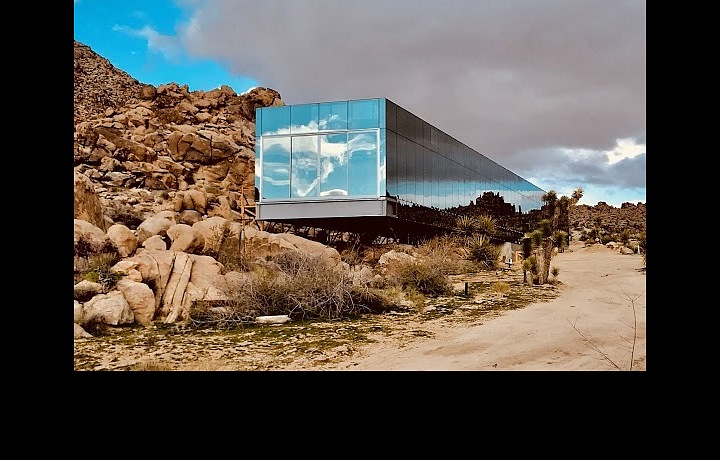 Exteriér neviditelného domu