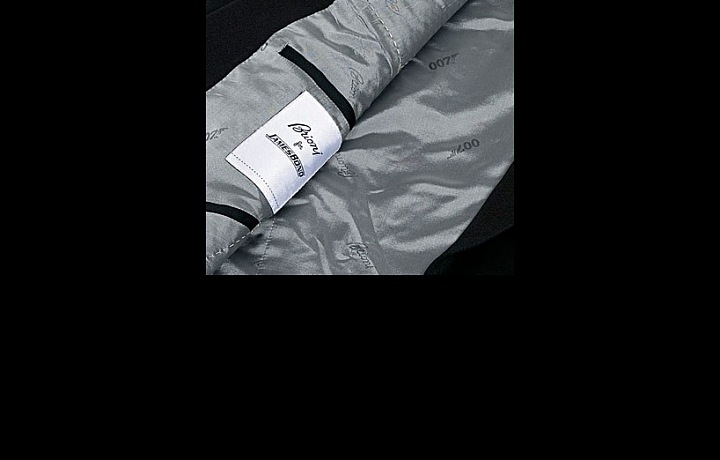 Za Pierce se nosily obleky jedině od Brioni. 