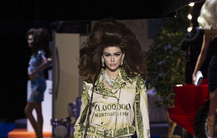 Moschino FW 19/20