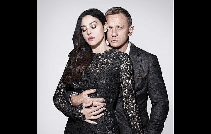 Zde se svojí Bond girl Monicou Belluci.