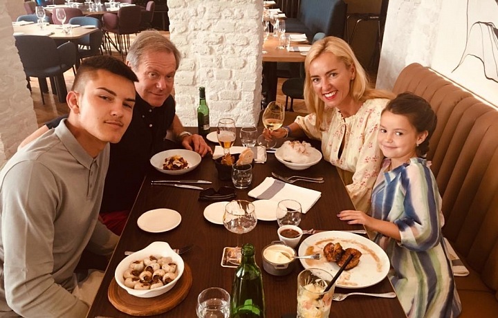 Jiří Chrobok má velkou rodinu, ne vždy se sejdou na společnou fotografii. 