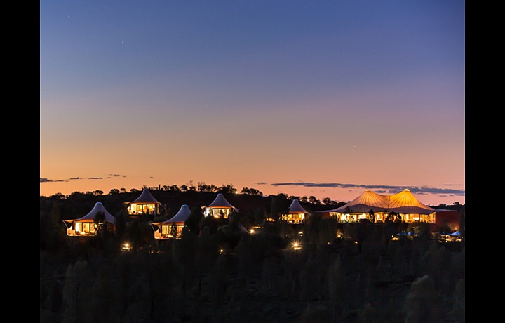 Luxusní kemp s Uluru na dohled