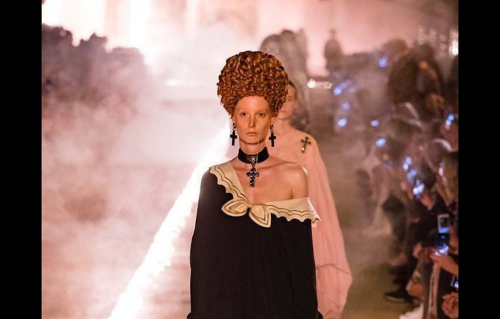 Kolekce Cruise 2019 v gotickém stylu