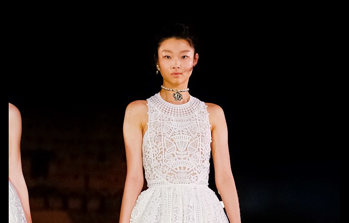 Romantická bílá, Dior Cruise 2020