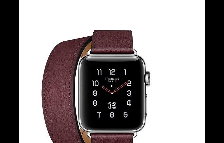 Double Tour v odstínu bordeaux