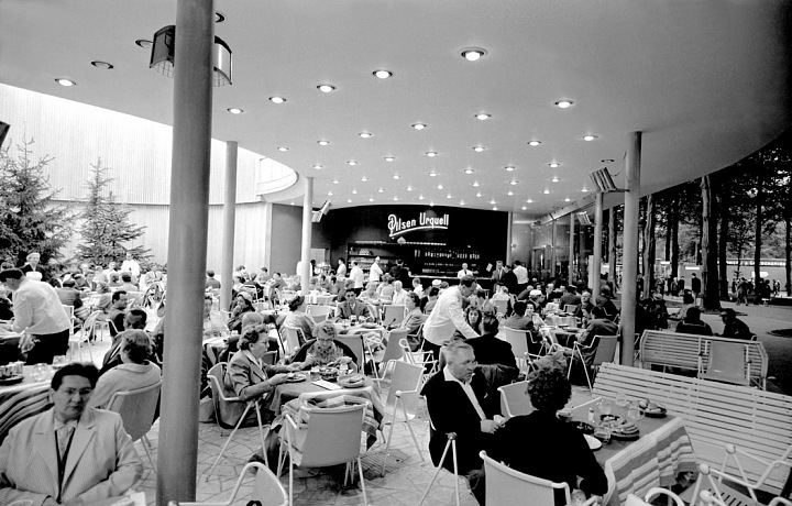 V budově byla dříve restaurace