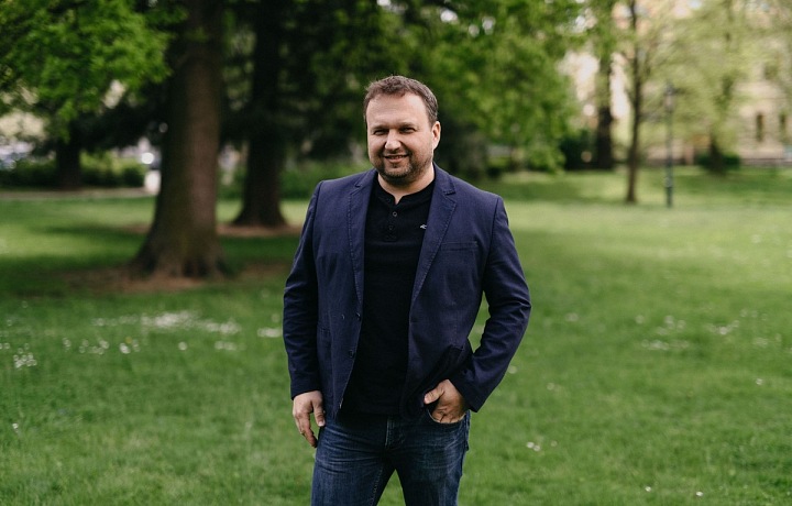 Ministr Marian Jurečka v parku