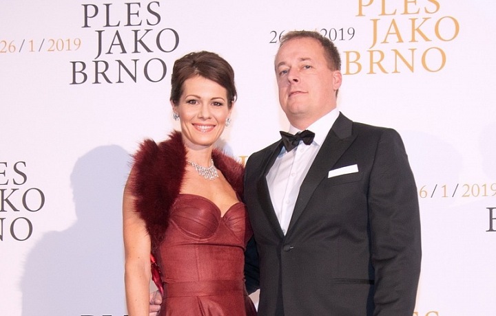 Jana Doleželová - šaty Petra Pilařová