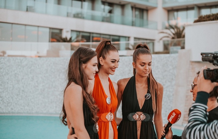 Všechny tři vítězky společně.