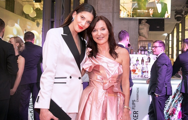 Aneta Vignerová - šaty Bernhardt Fashion