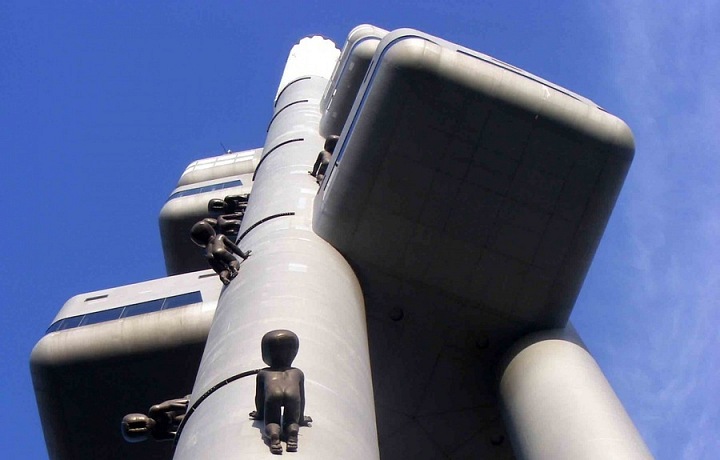 Miminka Babies na Žižkovském vysílači