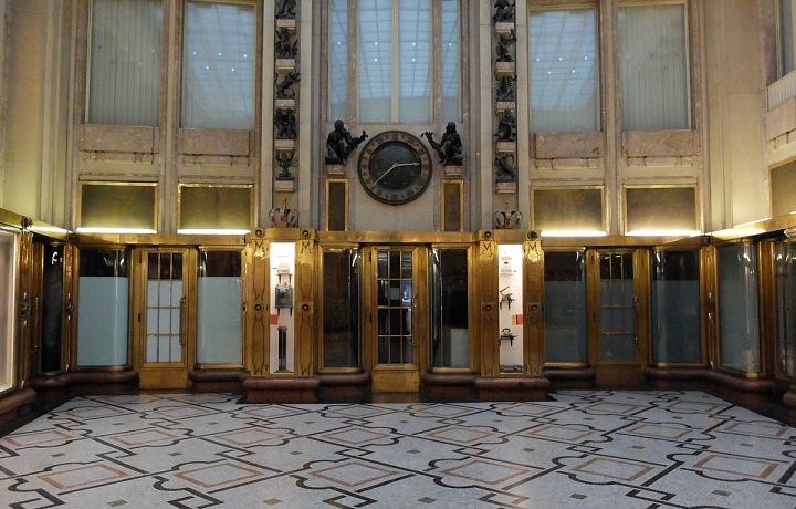 Orloj a sousoší zvěrokruhu