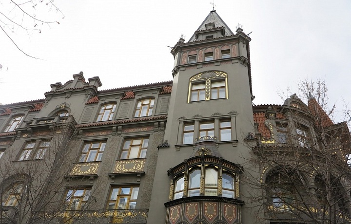 House U Synagogy, Pařížská street