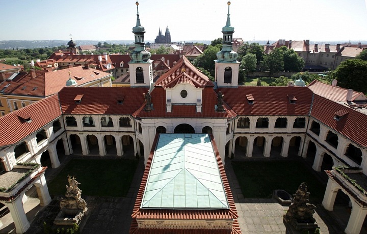 Dvůr Lorety pohled seshora