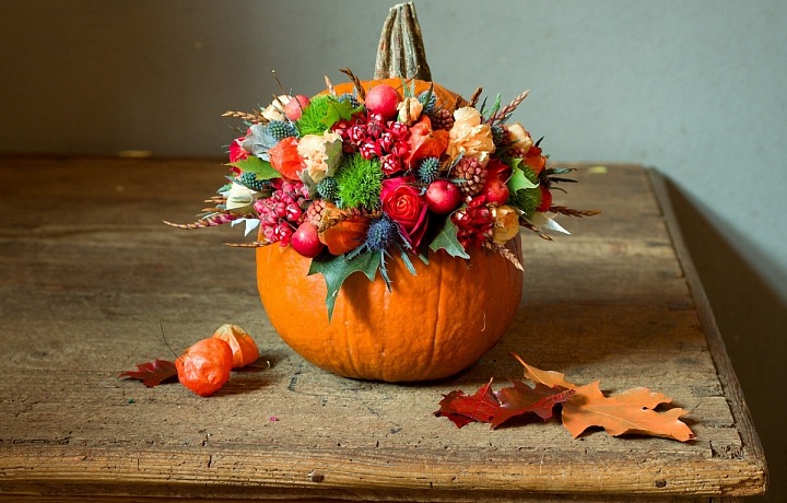 Dýňová dekorace na podzimní stůl