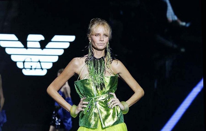 Druhou polovinu přehlídky ovládly barvy