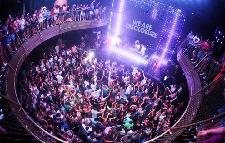 Kdo ještě nebyl na Ibize, jakoby nebyl.