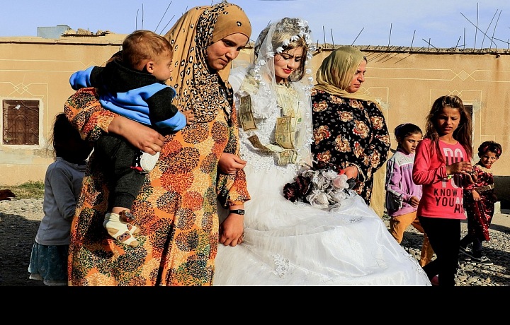 Občanská válka přispěla ke změně manželských zvyklostí. Mezi uprchlíky se prudce zvýšil počet manželství mezi Syřany a cizími státními příslušníky