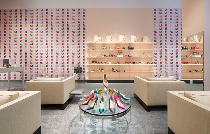 Její obchod je krásný a čistý.